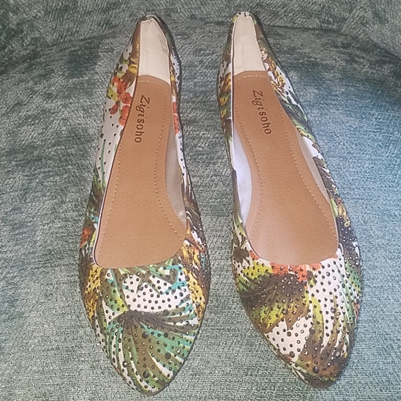 🎉Sale $25 Zigi Soho Floral Flats W/Crystals - Picture 8 of 8